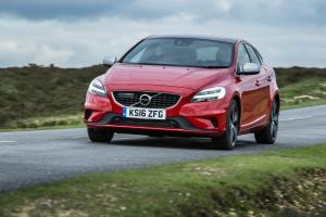 Volvo V40 D3 R-Design (UK) '2016